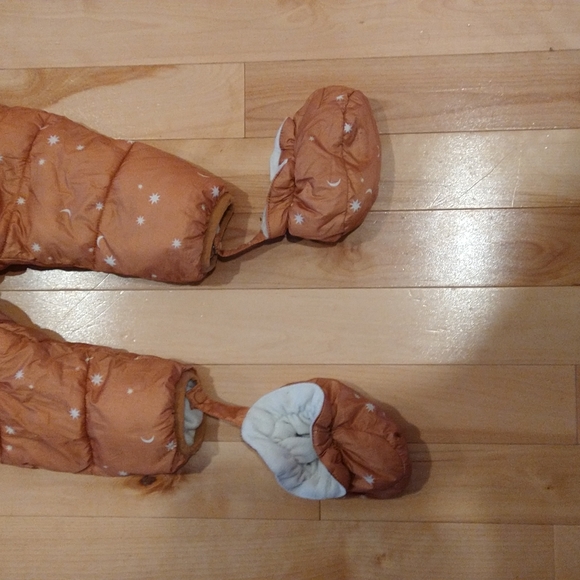 12-18m Moon and Star caramel color little earthlings one piece puffer jacket - Picture 2 of 8